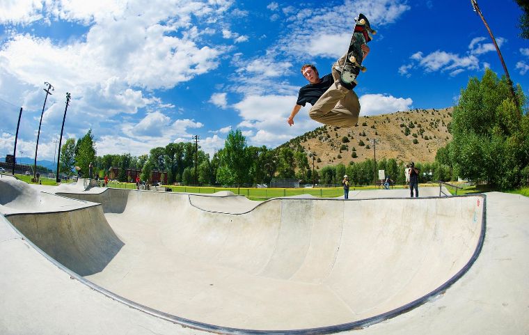 Anti-Hero team rider Grant Taylor with a Stalefish.