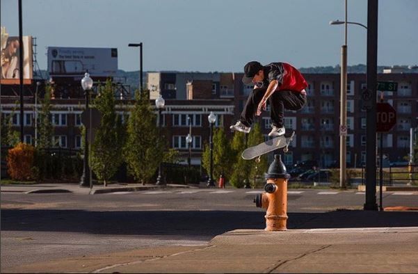 Bones Wheels Teamfahrer Trent McClung mit einem BS Flip.