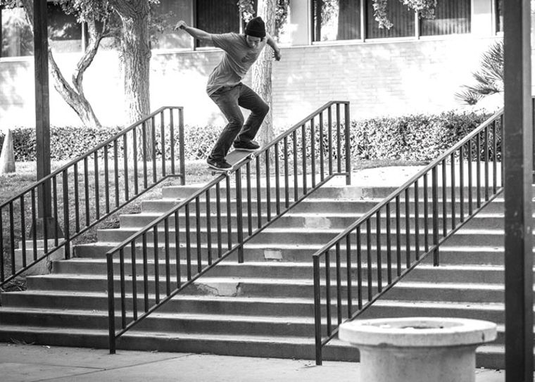 Girl Teamfahrer Sean Malto mit einem 50-50.