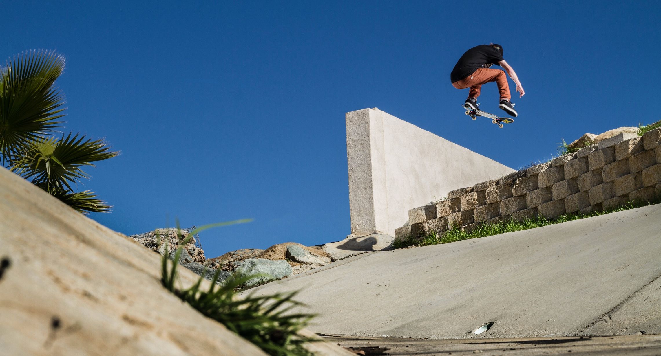 Pro Skater Greg Lutzka ist in den Schuhen von Osiris unterwegs.