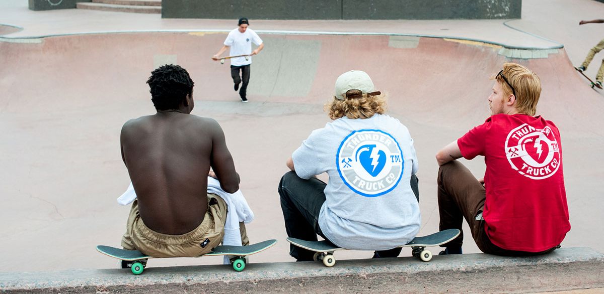 Ein Teil des Teams von Thunder Trucks.