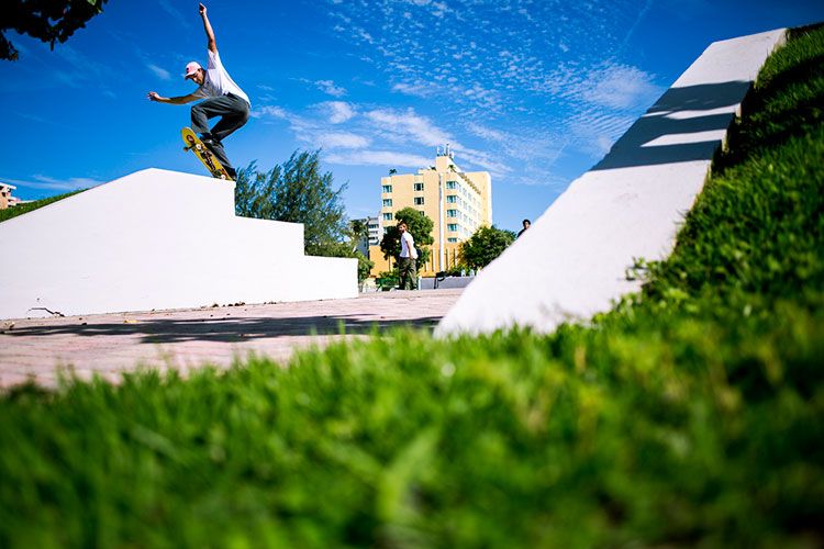 Welcome Skateboards team rider Ryan Townley with a Frontblunt.